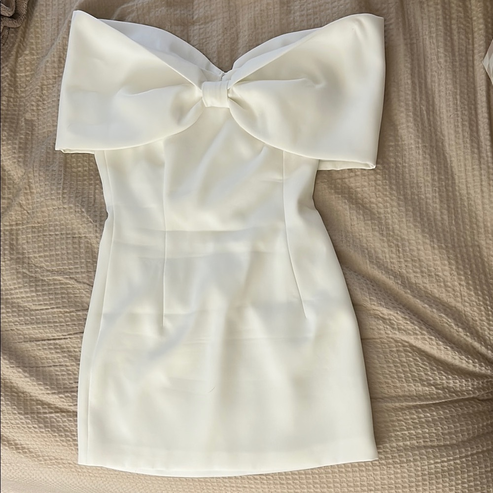 MESHKI Gwyneth Off Shoulder Bow Mini Dress